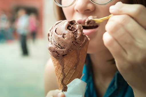 The 8 Best Ice Cream Parlors in Alaska!