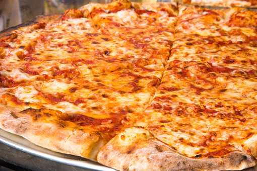 Best Pizza in Alaska: Our 7 Favorites!