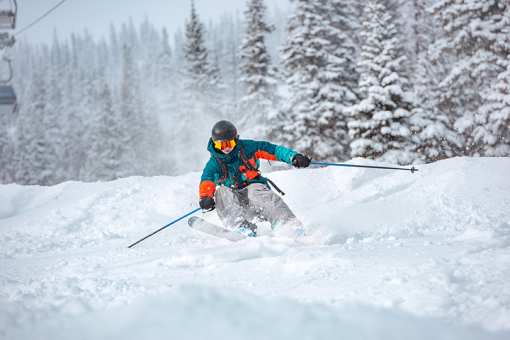10 Best Ski and Snowboard Shops in Alaska!
