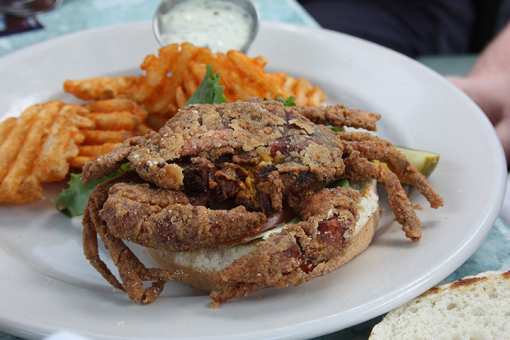 10 Best Places for Crab in Arkansas!