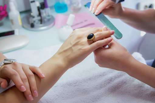 The 9 Best Nail Salons in Arkansas!
