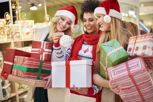 10 Best Holiday Shopping Destinations in California!