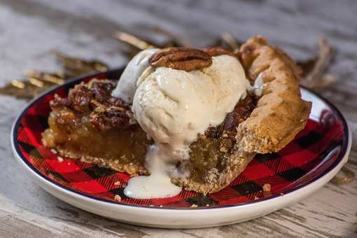 6 Best Places for Pecan Pie in California!