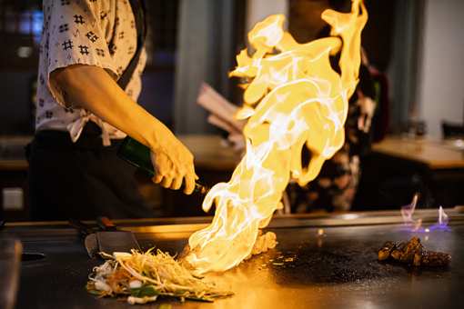 10 Best Hibachi-style Restaurants in Colorado!