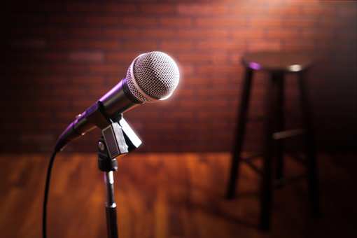 The 9 Best Comedy Clubs in Connecticut!