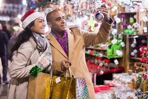 10 Best Holiday Shopping Destinations in Connecticut