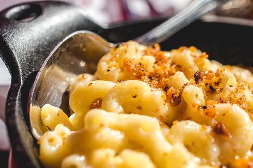 8 Best Places for Mac and Cheese in Connecticut!