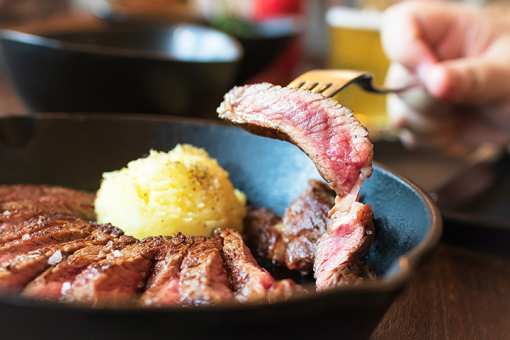 The 10 Best Steakhouses in Connecticut!