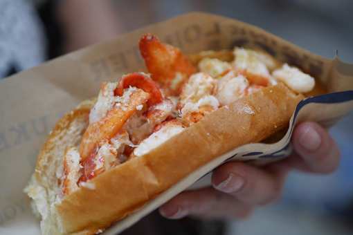 10 Best Lobster Rolls in Delaware!