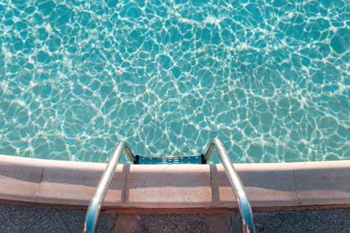 10 Best Pool Cleaning and Maintenance Services in Florida!