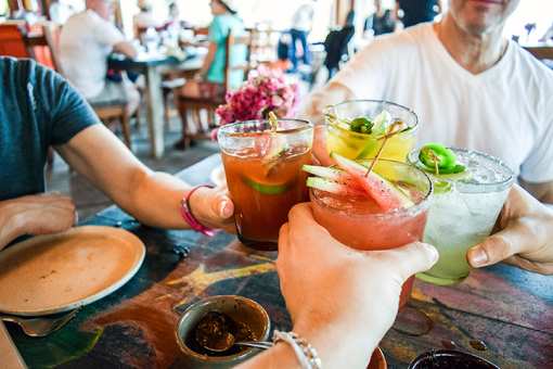 7 Best Places for Margaritas in Hawaii!