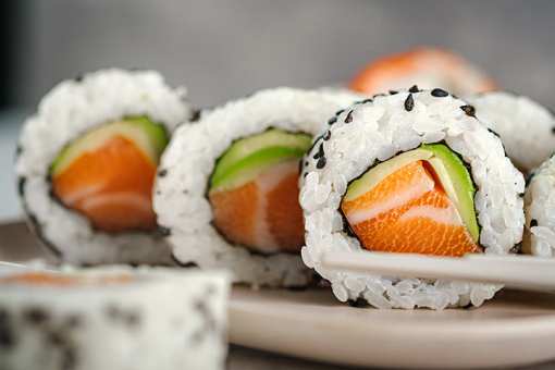 10 Best Sushi Restaurants in Iowa!
