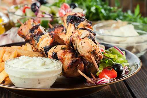 10 Best Greek Restaurants in Illinois!