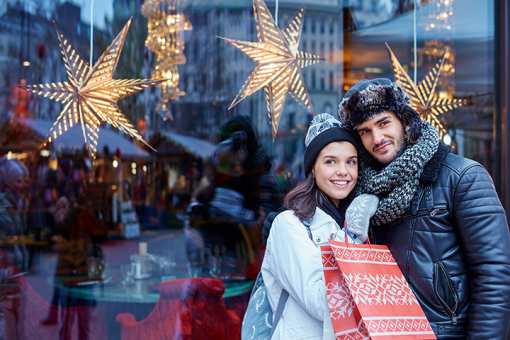 15 Best Holiday Shopping Destinations in Illinois!