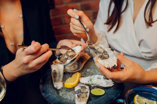 10 Best Places for Oysters in Illinois!