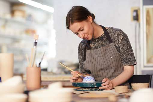 10 Best Paint Your Own Pottery Studios in Illinois!