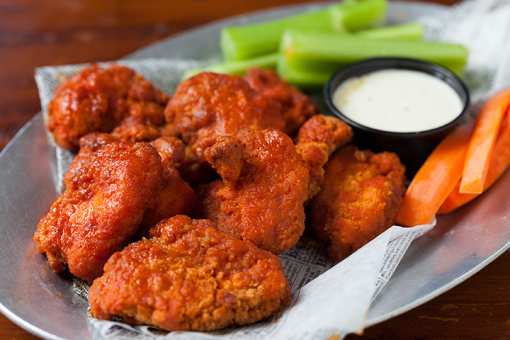The 9 Best Wings in Illinois!