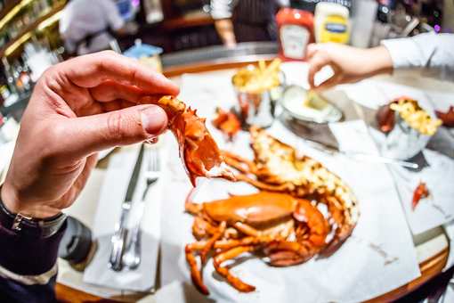 The 10 Best Seafood Restaurants in Louisiana!