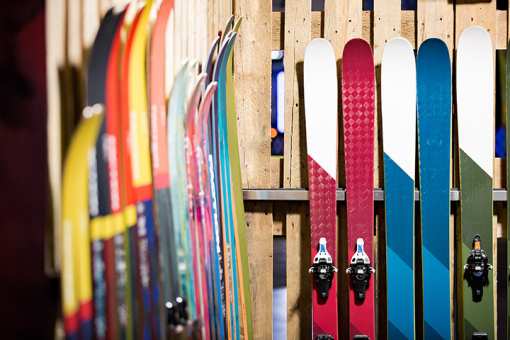 10 Best Ski and Snowboard Shops in Massachusetts!