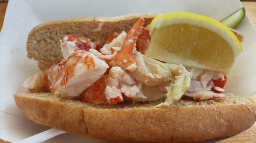 10 Best Lobster Rolls in Maine!