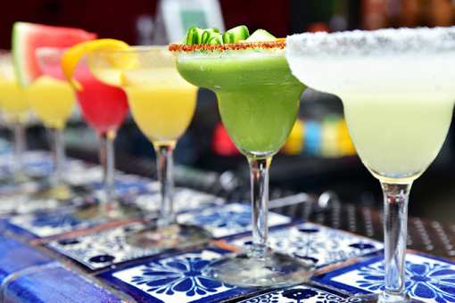 8 Best Places for Margaritas in Maine!
