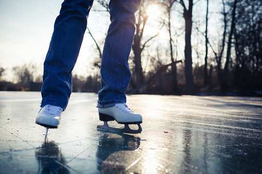 The 8 Best Ice Skating Rinks in Minnesota!
