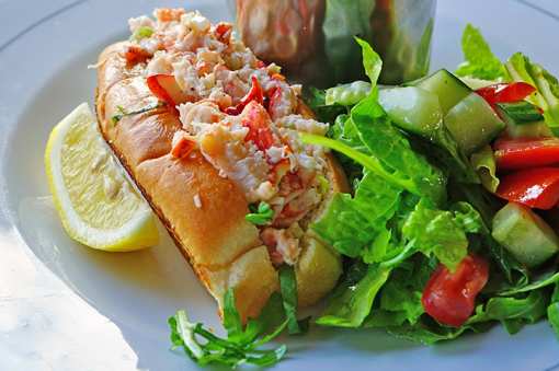 10 Best Lobster Rolls in Minnesota!