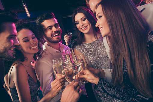 10 Best New Year’s Eve Bars in Missouri