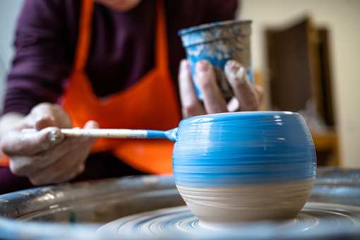 10 Best Paint Your Own Pottery Studios in Missouri!