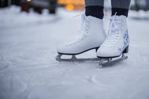 The 10 Best Ice Skating Rinks in North Dakota!