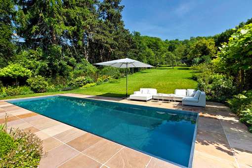 10 Best Pool Cleaning and Maintenance Services in Nebraska!