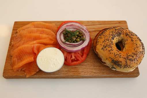 New Hampshire's 9 Best Bagel Shops to Visit in 2024!