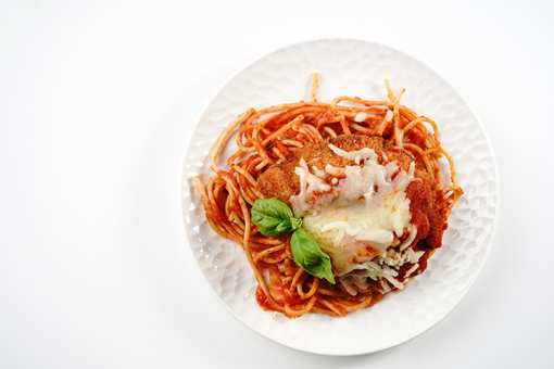 10 Best Chicken Parm Dinners in New Hampshire!