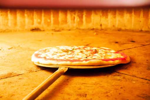 The 9 Best Pizza Restaurants in New Mexico!