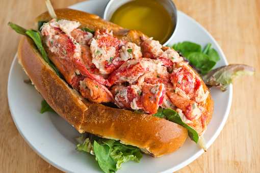 5 Best Lobster Rolls in Nevada!