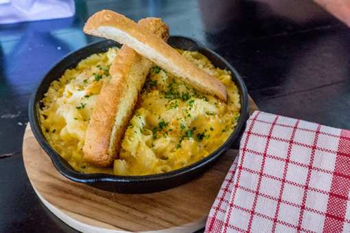 8 Best Places for Mac and Cheese in Nevada!