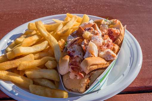 10 Best Lobster Rolls in New York!