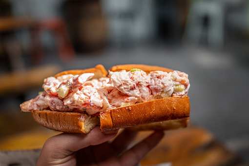 10 Best Lobster Rolls in Pennsylvania!