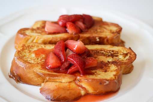 10 Best Places for French Toast in Rhode Island!