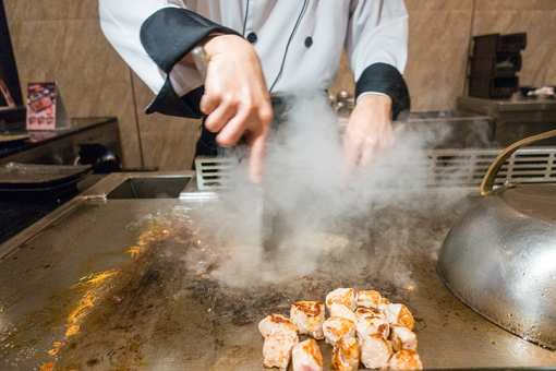 5 Best Hibachi-style Restaurants in Rhode Island!