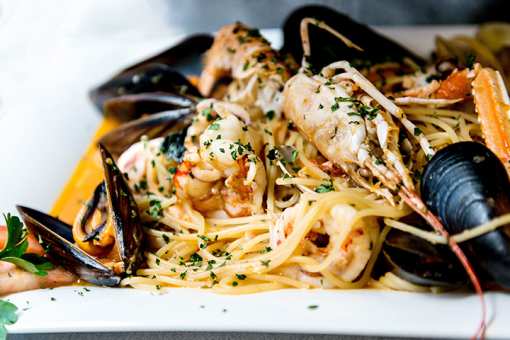 The 10 Best Seafood Restaurants in South Carolina!