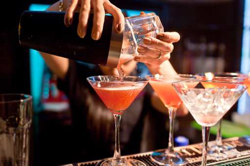5 Best Cocktail Bars in Tennessee!