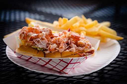 5 Best Lobster Rolls in Virginia!