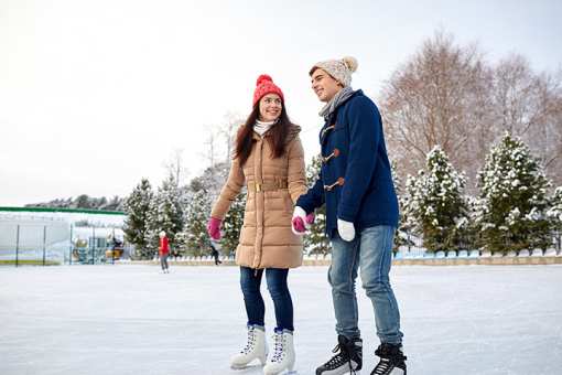 The 10 Best Ice Skating Rinks in Wisconsin!